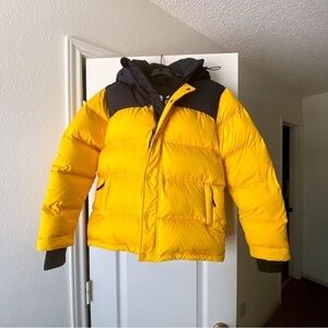 Aritzia Jacket The Super Puff Goose Down Warm Winter Hood Black Yellow XS GUC